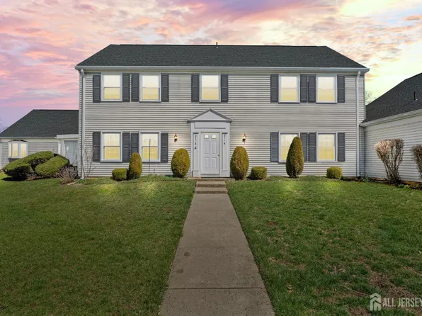 211 N Rossmoor Dr #B, Monroe Township, NJ 08831