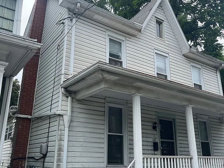 343 E Orange St — Photo 2