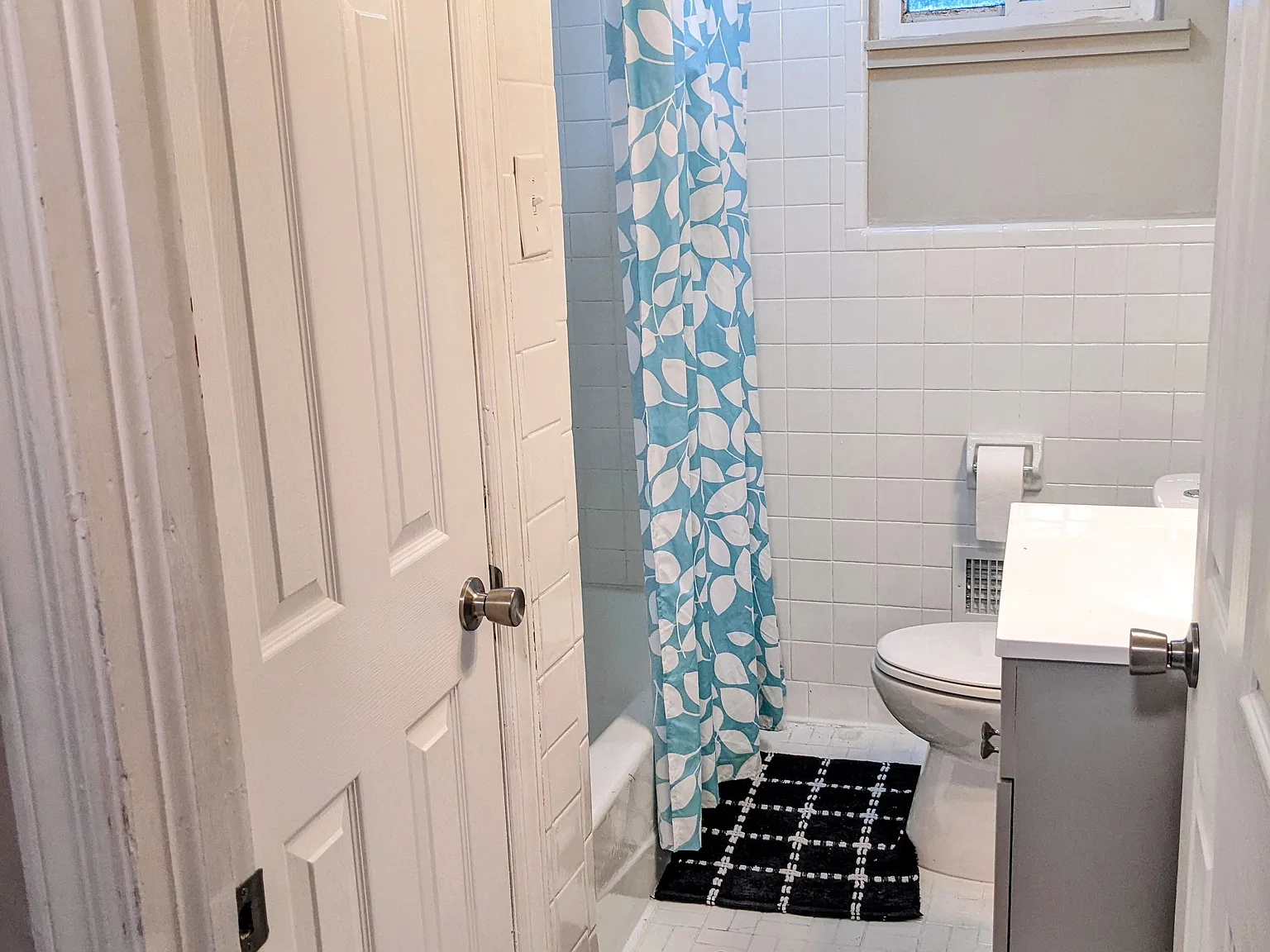 3 bed, 1456 sqft, $1,749 — Photo 2