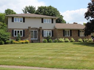 1208 Century Hill St, Louisville, OH