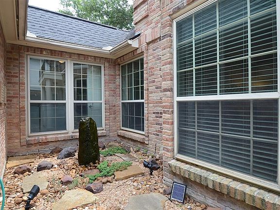 4th image of 1119 Barkston Dr