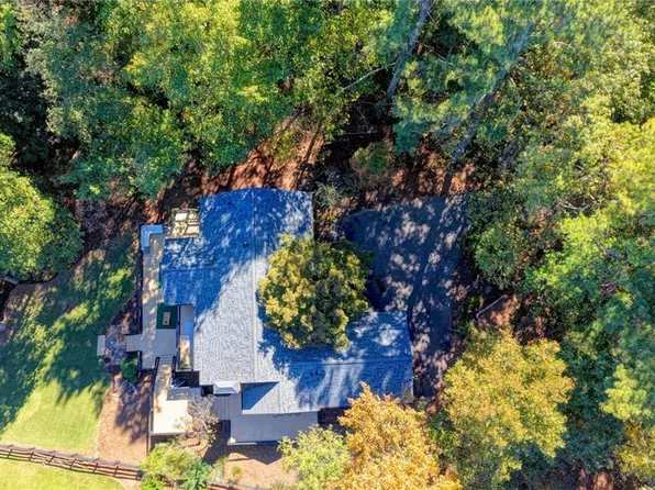 3235 Chimney Cove Dr, Cumming, GA 30041