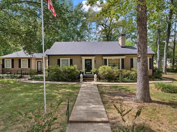 215 Thompson St, Kilgore, TX 75662