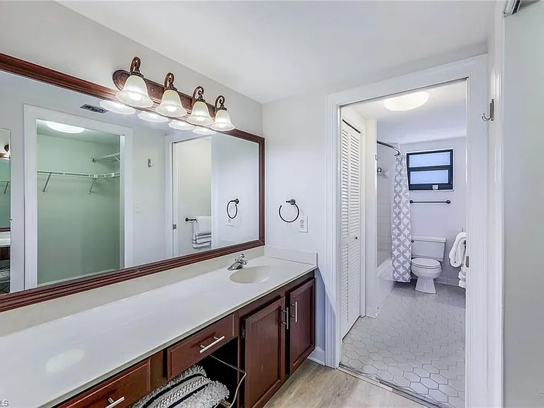 803 River Point Dr #201B — Photo 15
