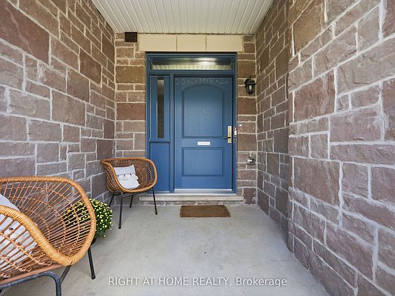 2nd image of 52 Upper Canada Ct