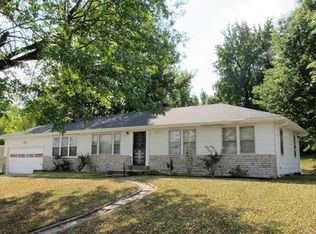 2552 Dorwood Dr, Saint Louis, MO 63136