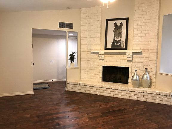 4th image of 409 Sandy Knoll Dr