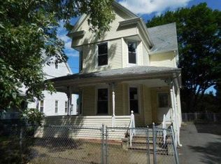 44 Taylor St, Holyoke, MA 01040