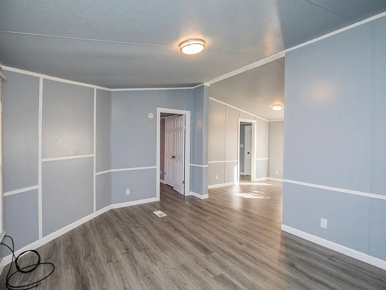17707 Bittersweet Rd — Photo 3