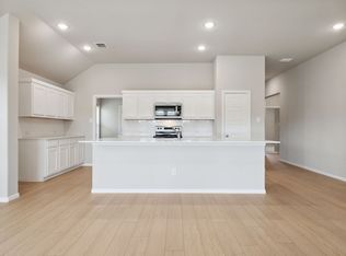 215 Hidalgo Ln, Elgin, TX 78621