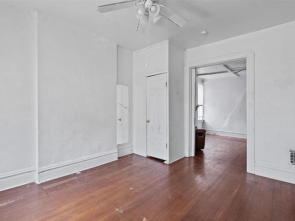 3rd image of 3475 Grace Ave