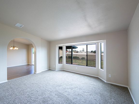 4th image of 3681 Sandpiper Dr