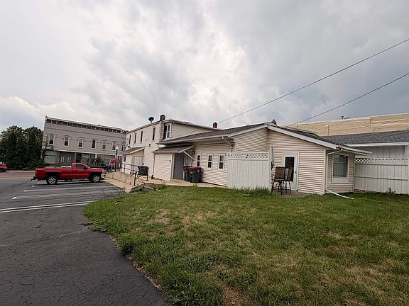 4th image of 102 E Main St