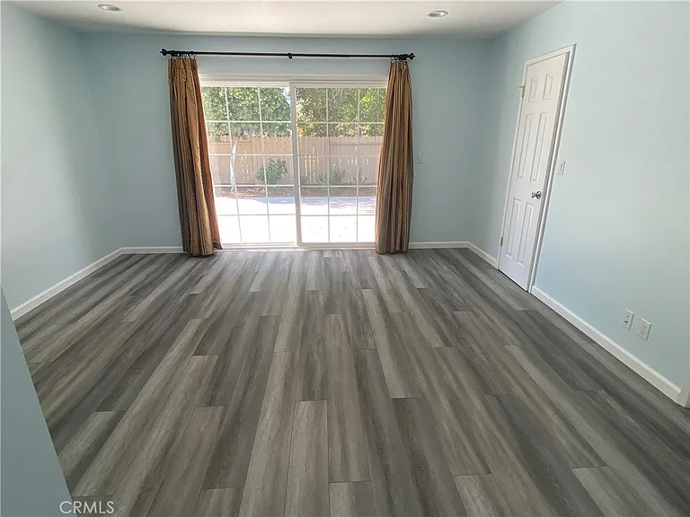 7711 Van Noord Ave — Photo 8