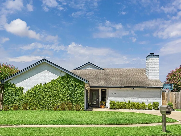 11646 Manor Park Dr — Photo 31