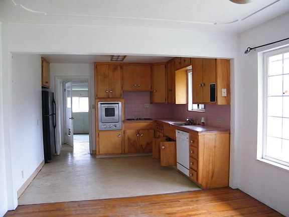 2nd image of 5820 Fagan Dr