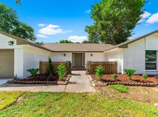 4906 Meadow Ln, Dickinson, TX 77539