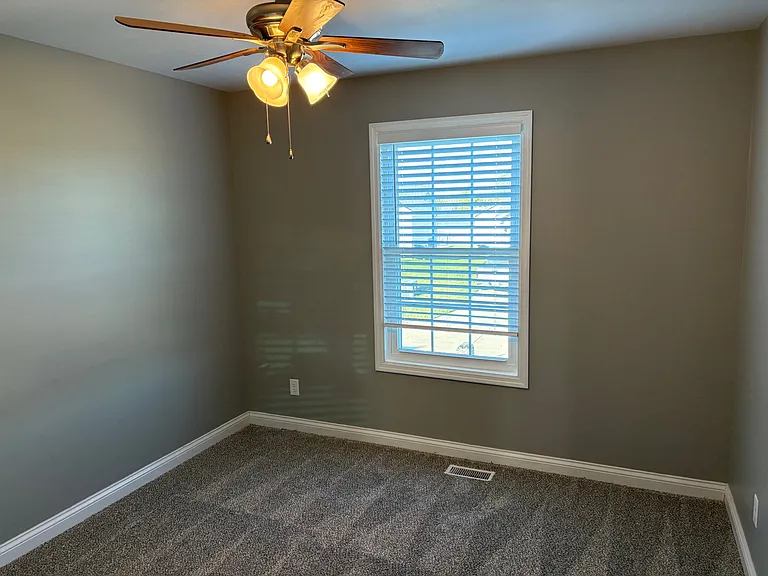 434 Honeysuckle Creek Dr — Photo 10