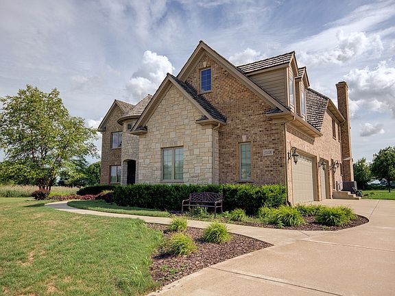 2nd image of 21436 S Woodland Way