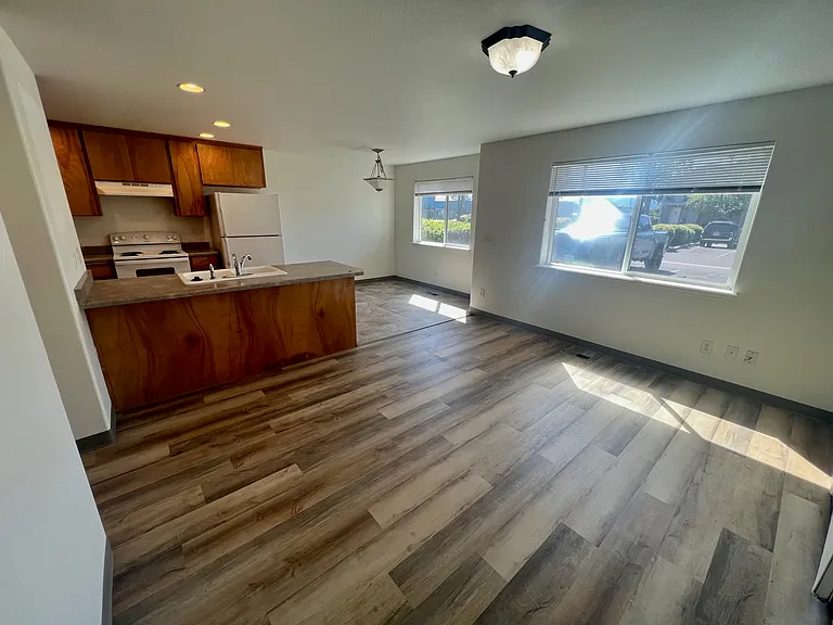 3151 Forest Hills Dr — Photo 5