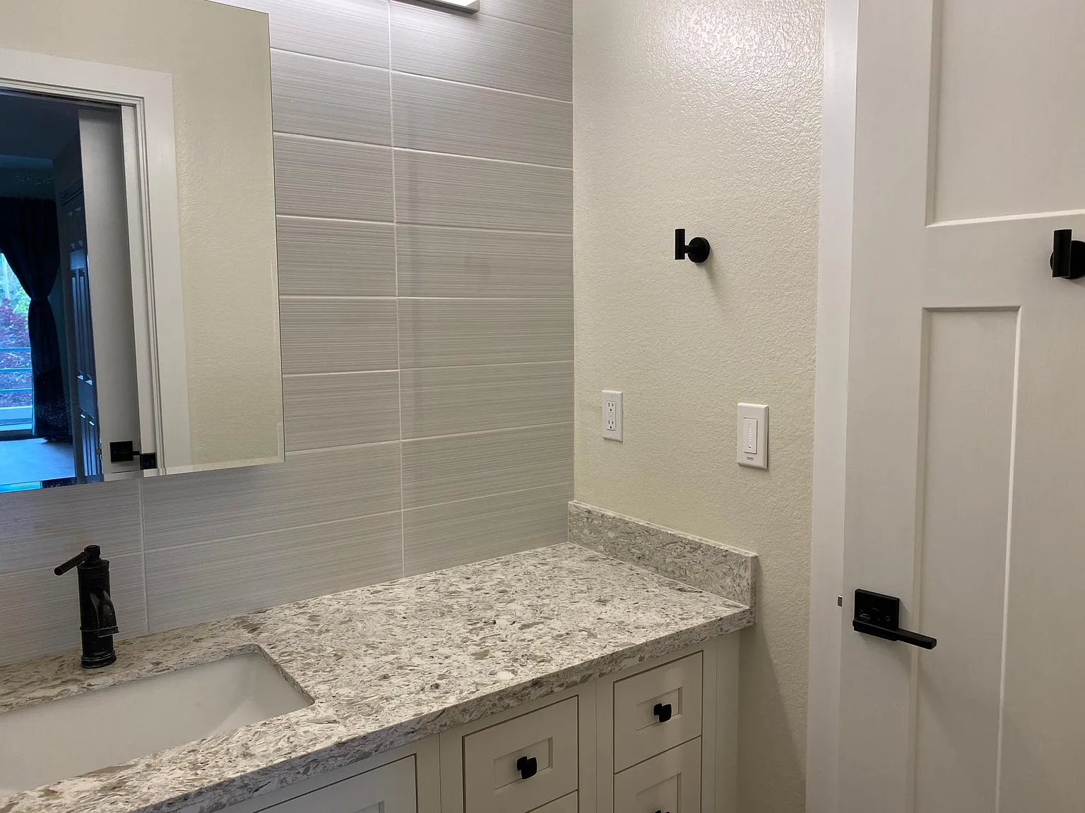 4685 Albany Cir — Photo 3
