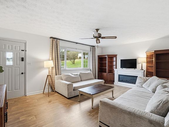 4th image of 4892 Mosiman Rd