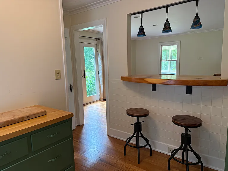 breakfast bar