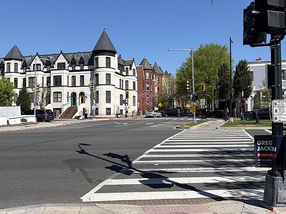 3rd image of 1109 5th St NW
