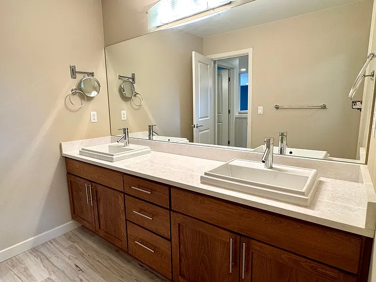 5726 Solana Ln NE — Photo 35