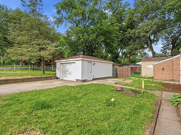4th image of 3050 W 39th Pl