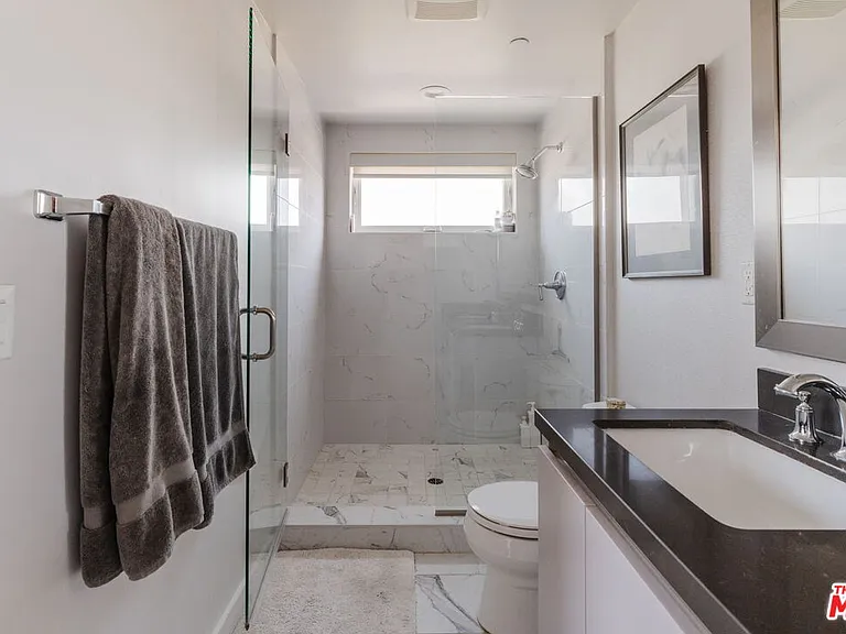 6072 Pickford St — Photo 34