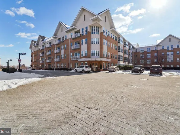 23 Pierside Dr Unit 118, Baltimore, MD 21230