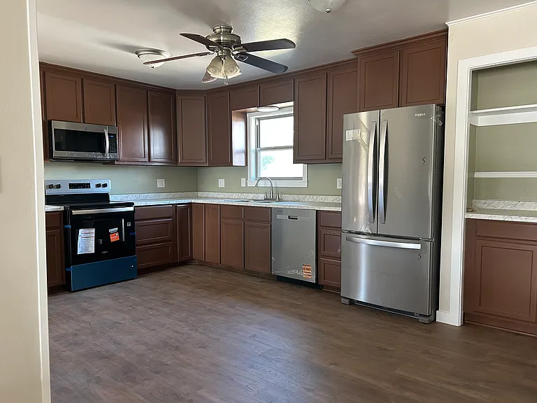 1005 Cherry Ave #1 — Photo 3
