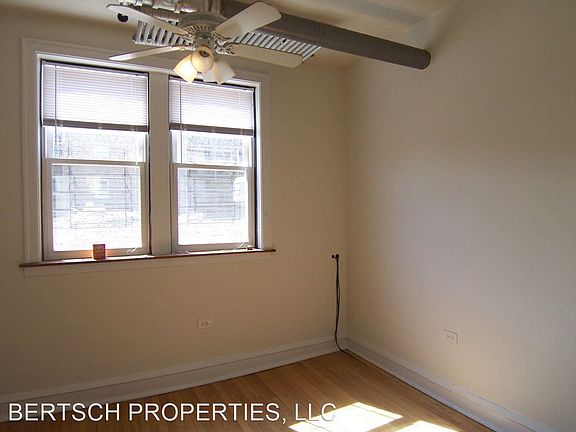 3rd image of 2563 W Montrose Ave