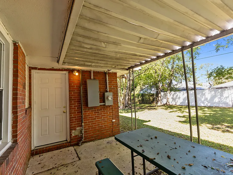 1720 W 48th St — Photo 18