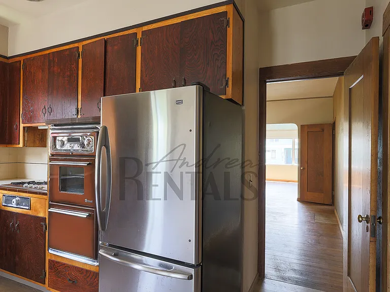 5363 Shafter Ave — Photo 14