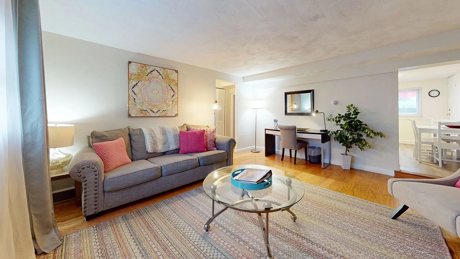 1 bed, 1.0 bath, 645 sqft, $3,454 — Photo 2