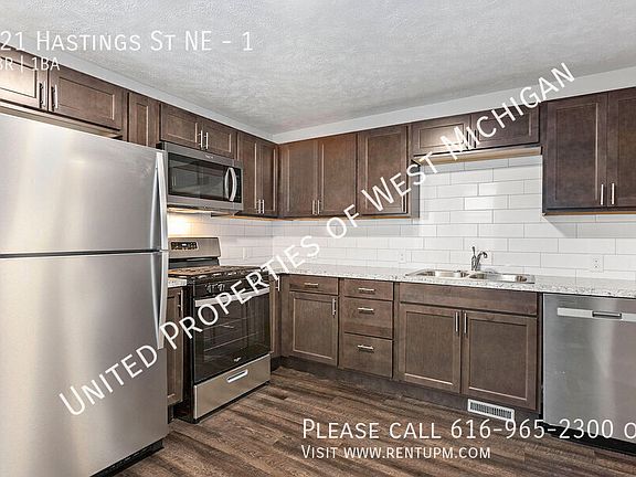 2nd image of 121 Hastings St NE Unit 1