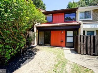 2215 Coppersmith Sq, Reston, VA 20191