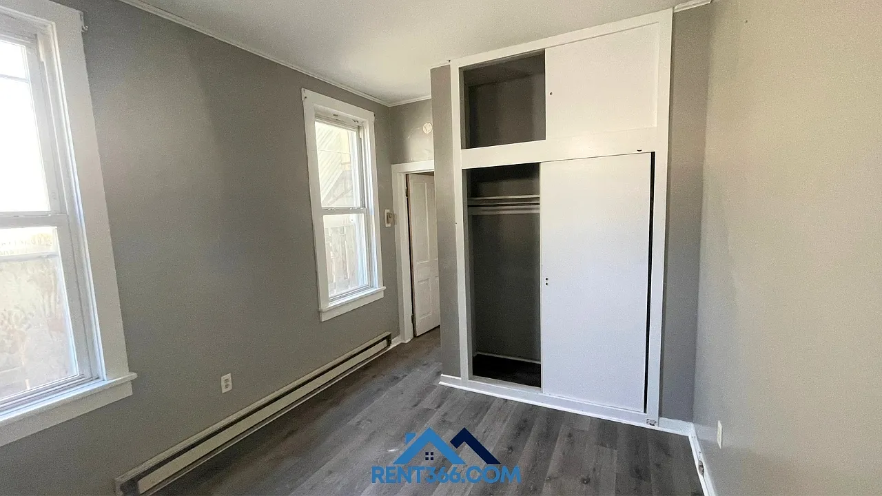 2 bed, $1,080 — Photo 4