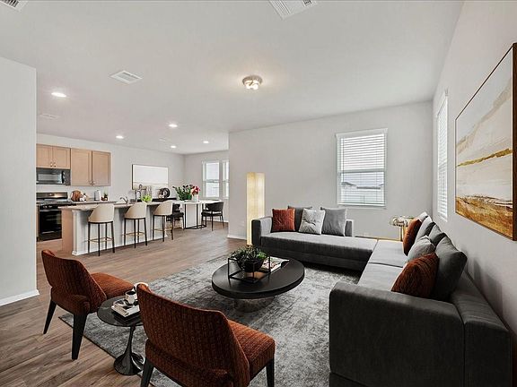 3rd image of 116 Honeybee Ln