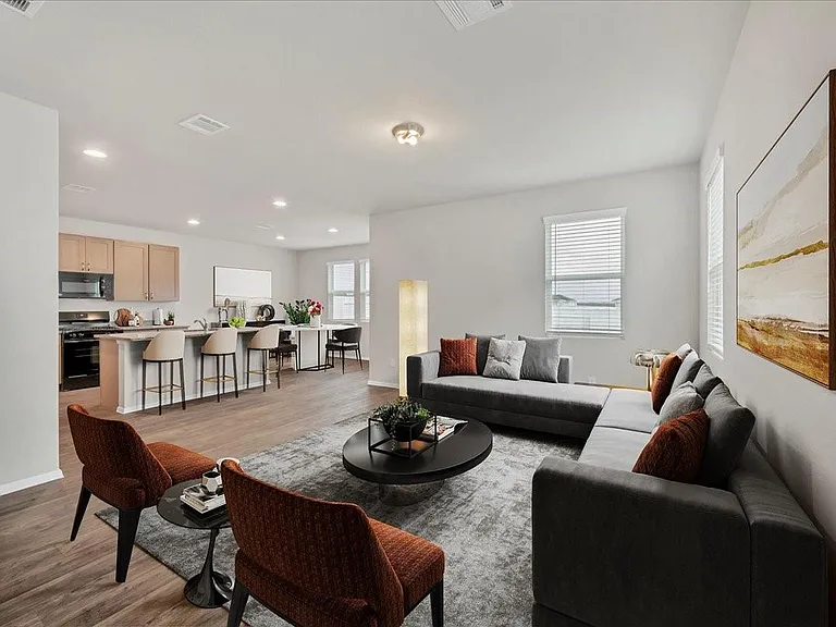 116 Honeybee Ln — Photo 3