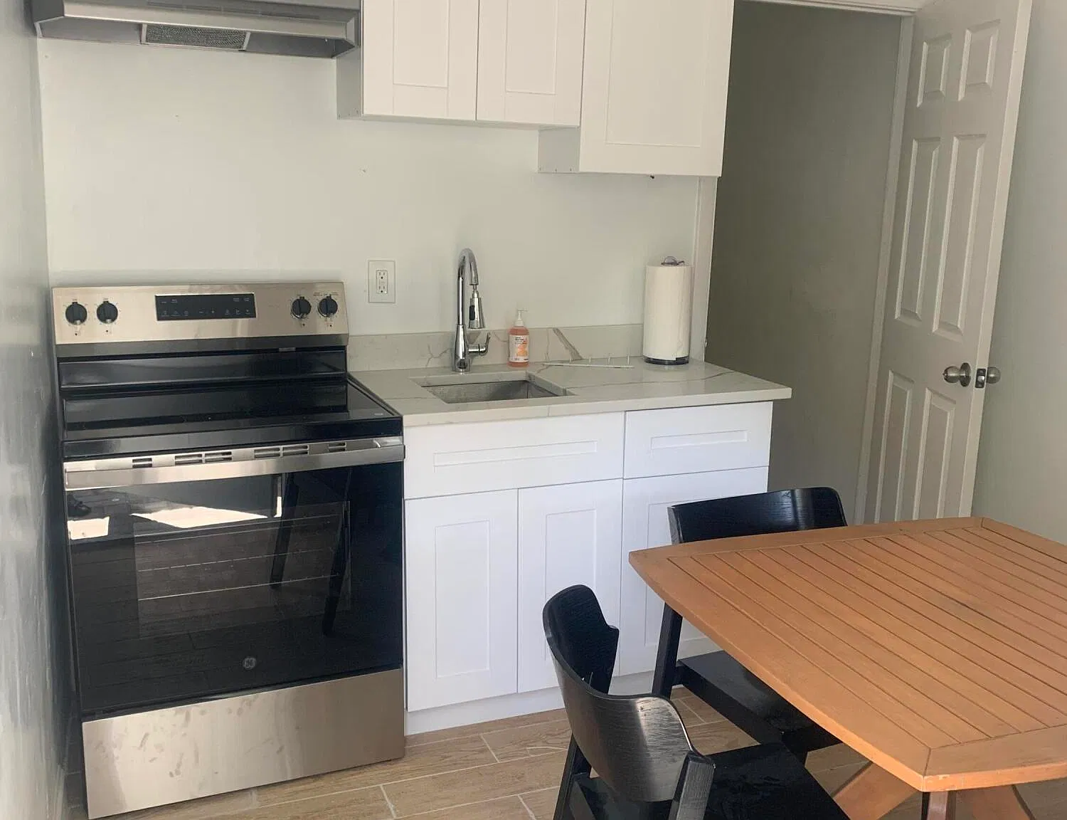 Studio, 1.0 bath, 1490 sqft, $1,500 — Photo 2