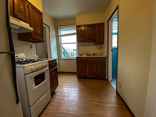 Rented by Capri Jet Realty Corp | media 6