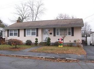 41 Sycamore St, Lowell, MA 01852