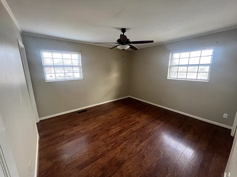940 Robin Hood Dr NW — Photo 7