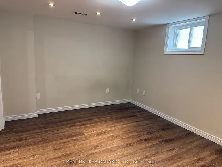 311 Wallace Ave S #LOWER — Photo 9