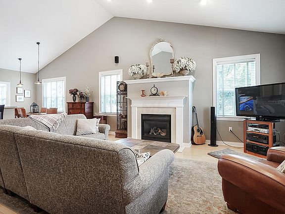 4th image of 6101 Bickford Ln