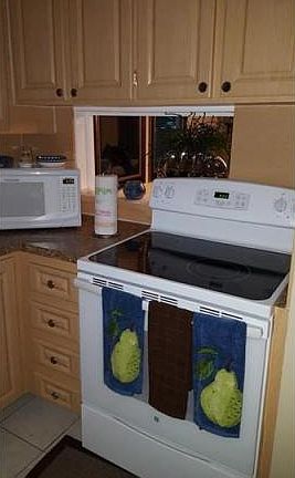 5th image of 2905 Point East Dr APT L312