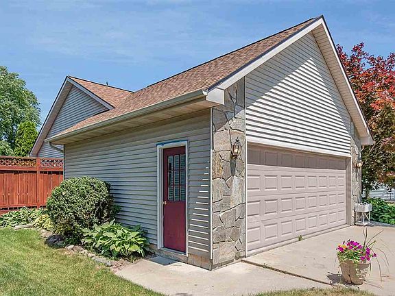 3rd image of 11166 Thornberry Dr